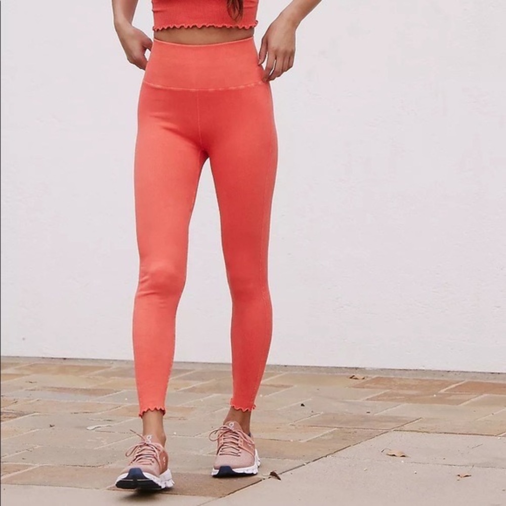 Anthropolgie Daily Practice Scalloped Workout Leggings Medium